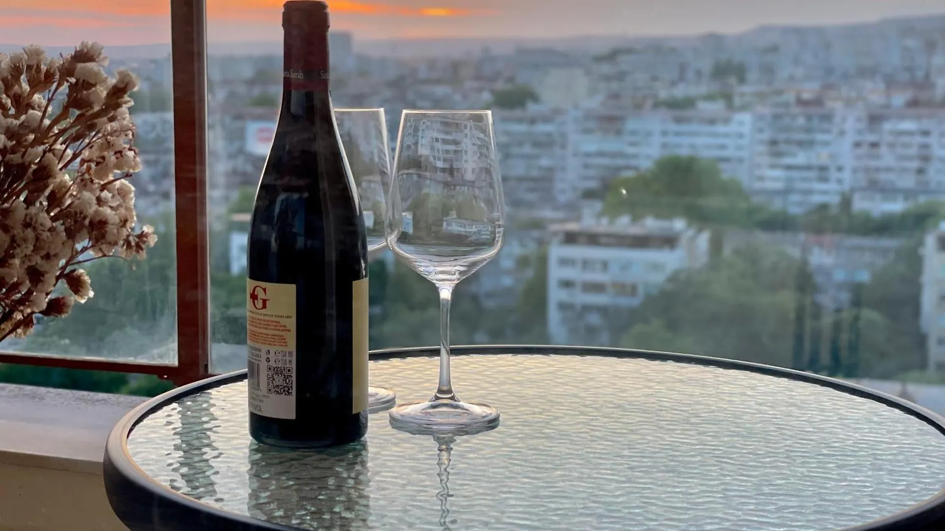 Апартамент Flowers Apartment Varna